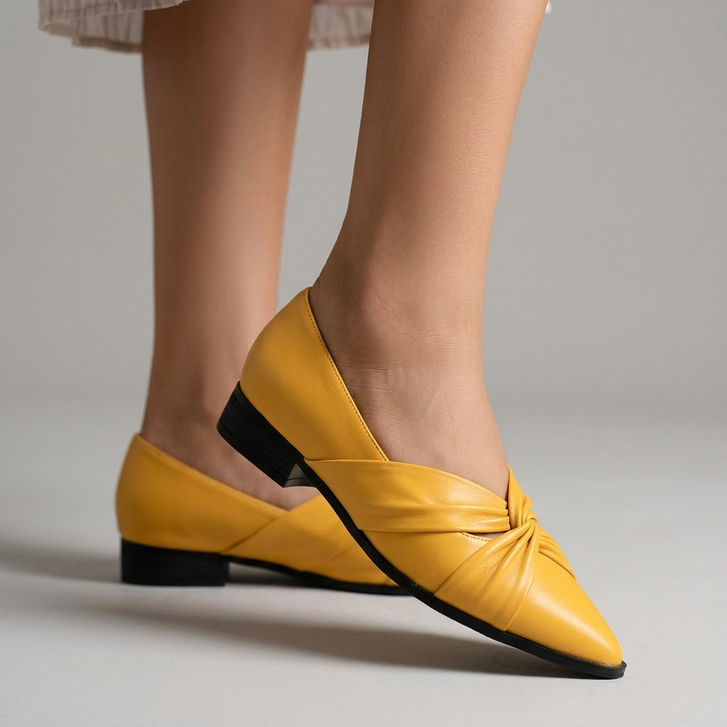 Nia Knotted Pointed Flat