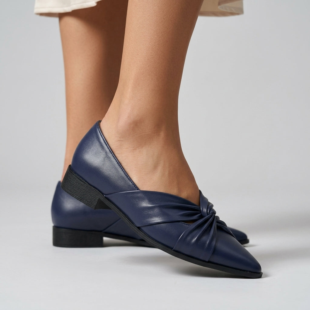 Nia Knotted Pointed Flat