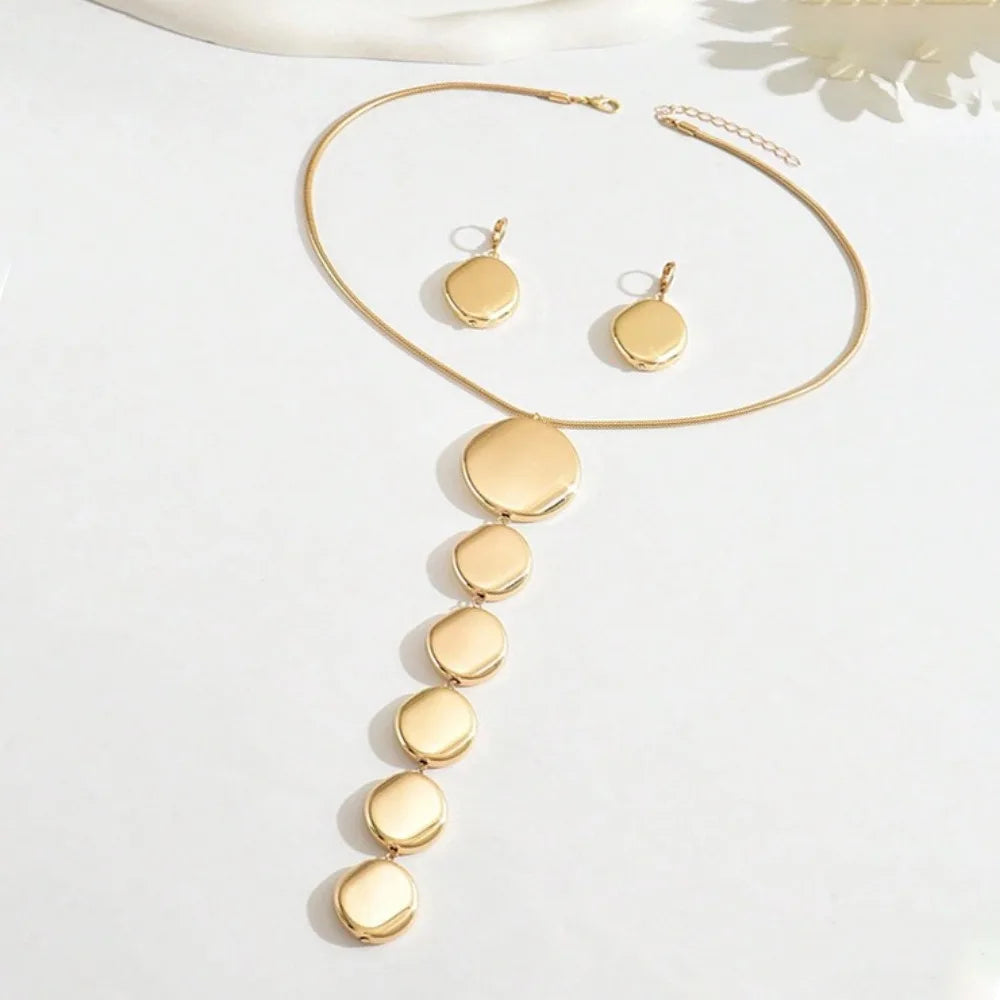 Contour Lariat Necklace