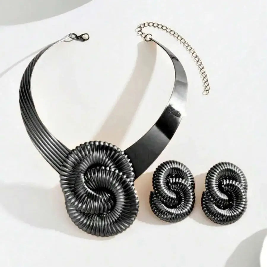 Contour Medallion Collar Necklace