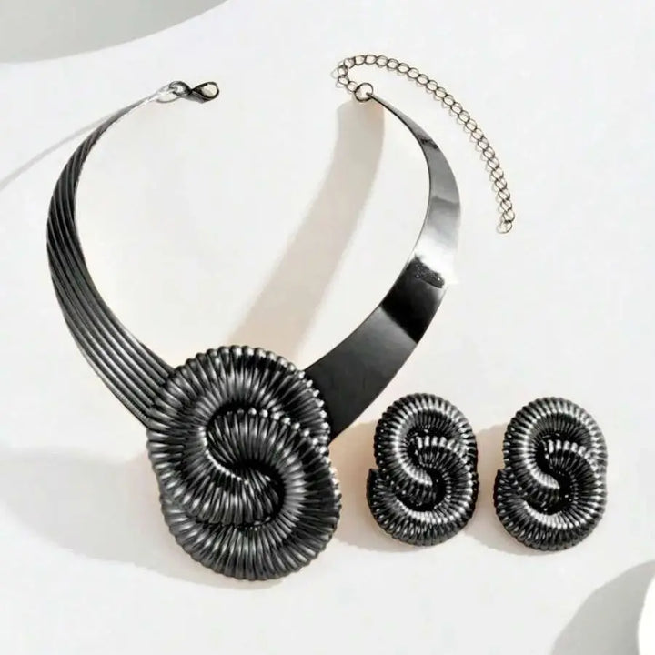 Contour Medallion Collar Necklace