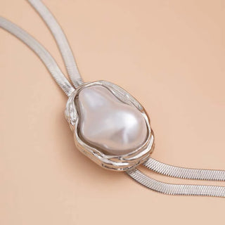 Contour Pearl Drop Necklace