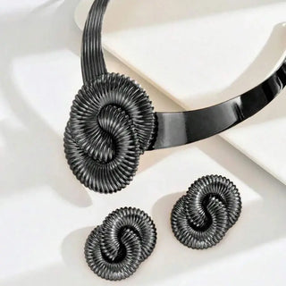 Contour Medallion Collar Necklace