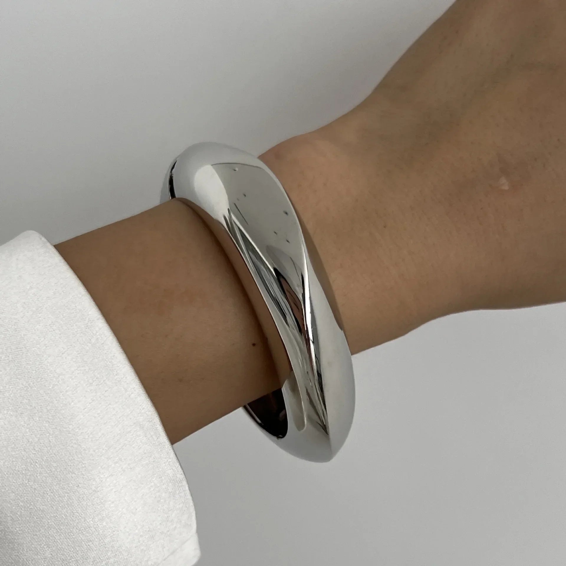 Contour Ronde Bangle
