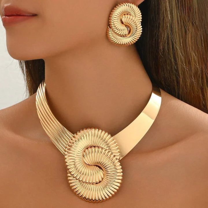 Contour Medallion Collar Necklace