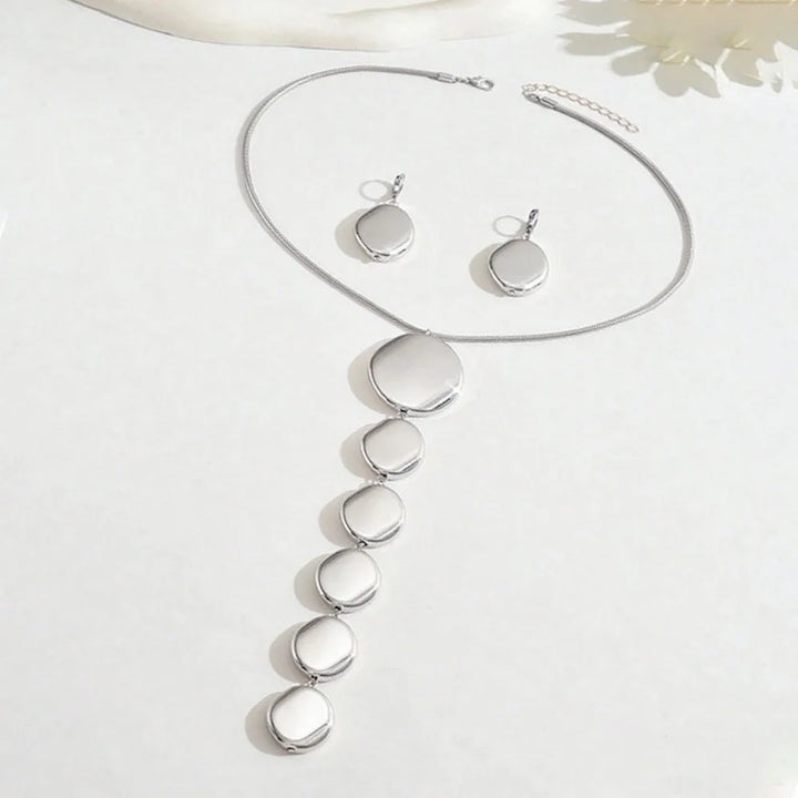 Contour Lariat Necklace