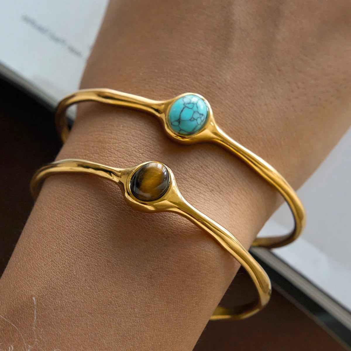 Contour Halo Cuff