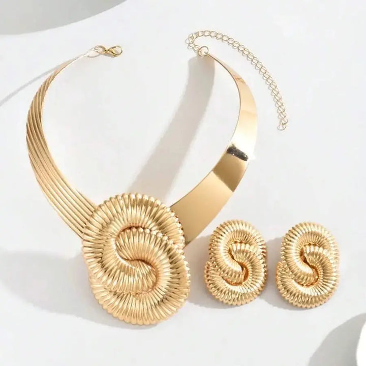Contour Medallion Collar Necklace