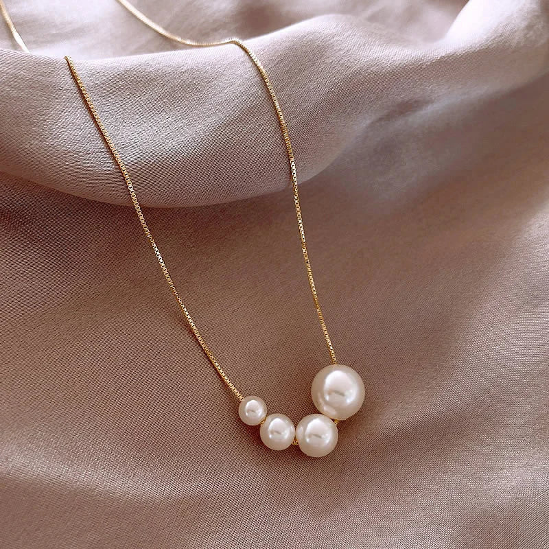 Three-Pearl Necklace