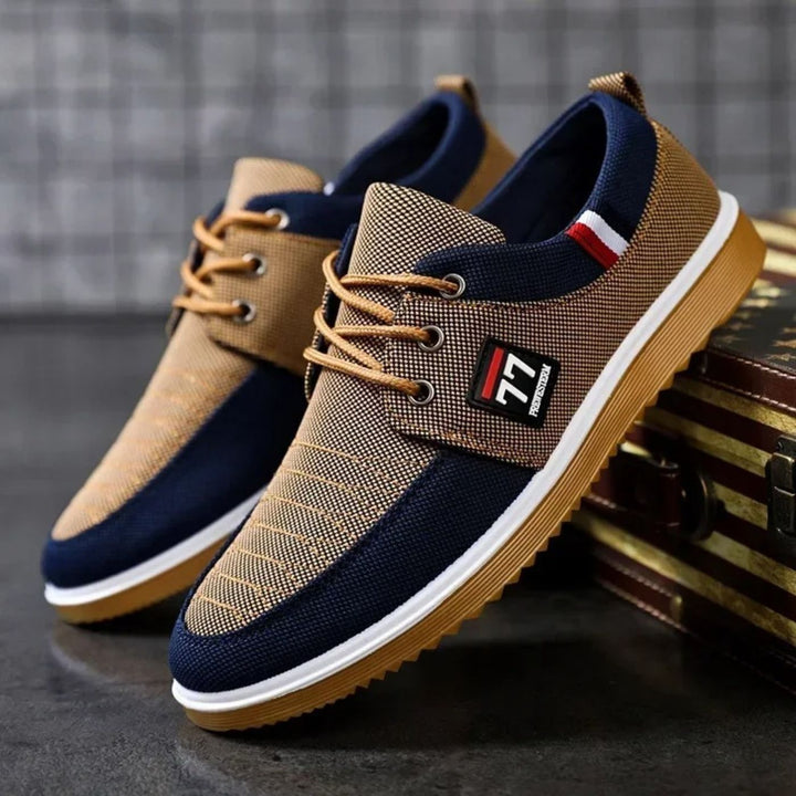 Tobias | Canvas Badge Sneaker
